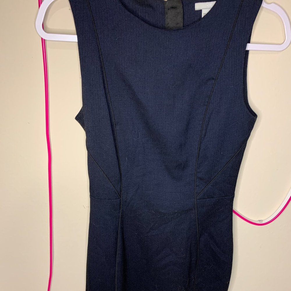 H & M Business causal NAVY Dress SLIM FIT SIZE 6